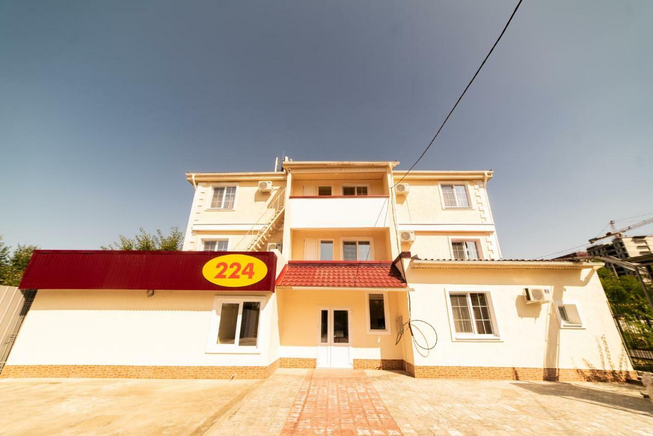224 Hotell Almaty Eksteriør bilde