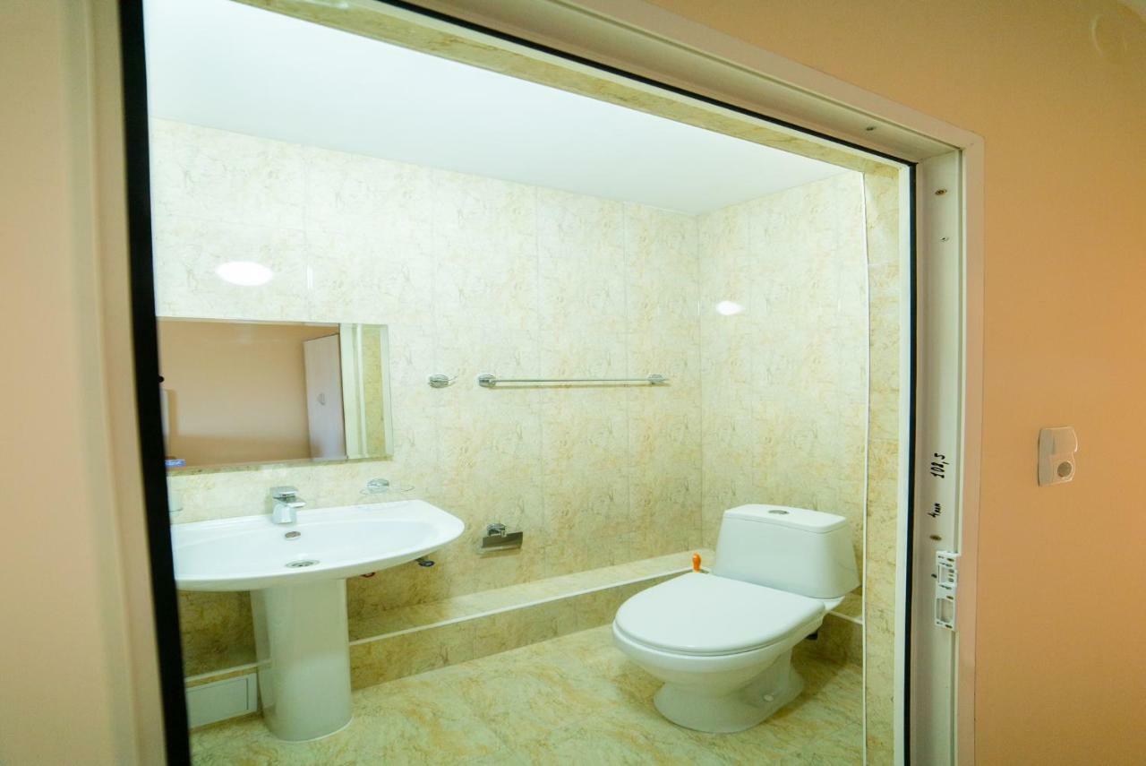 224 Hotell Almaty Eksteriør bilde