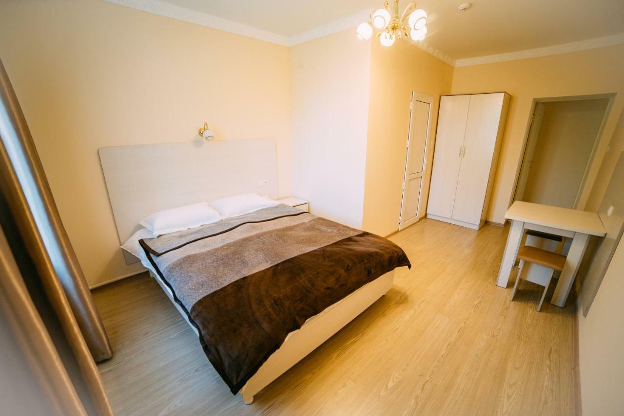 224 Hotell Almaty Eksteriør bilde