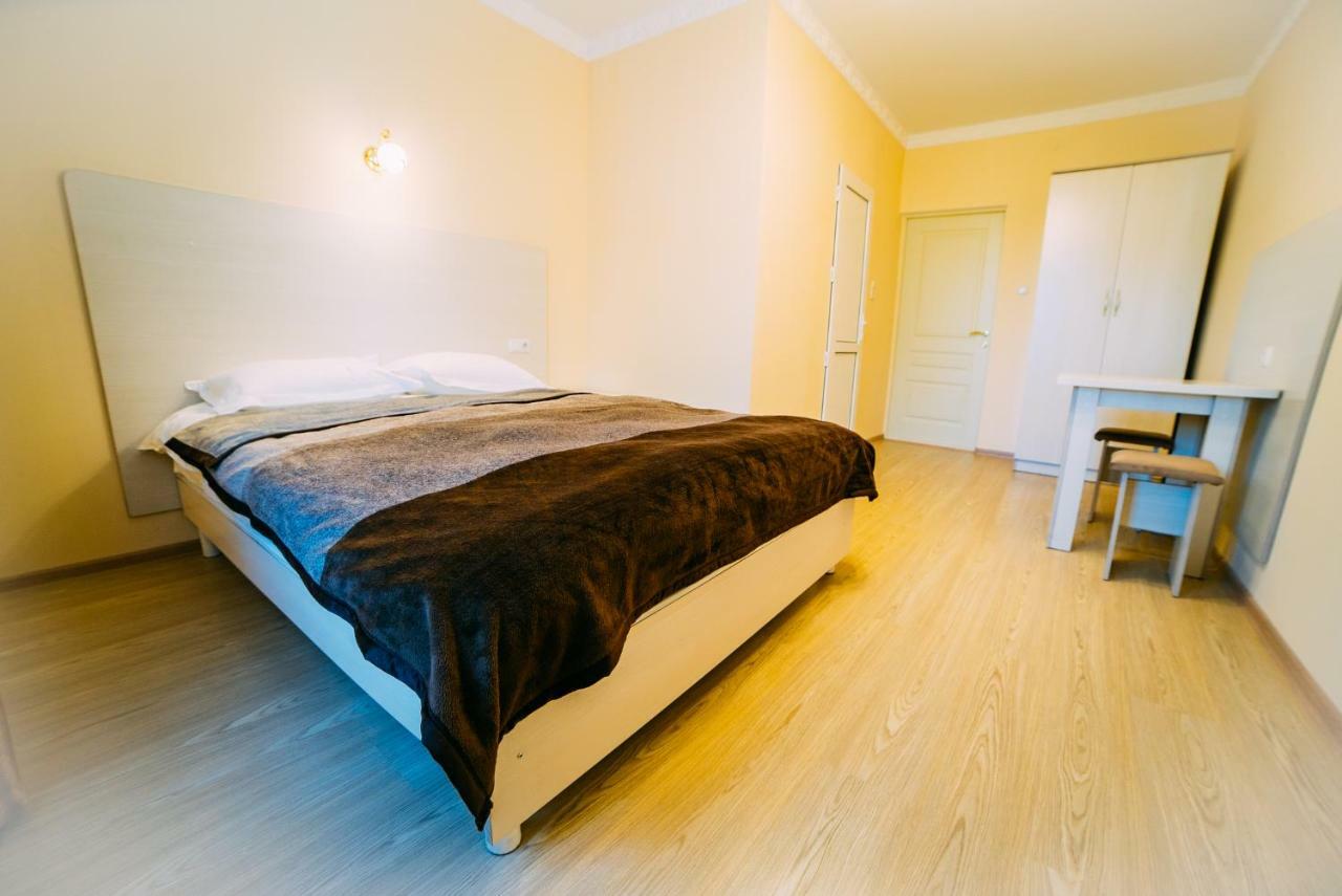 224 Hotell Almaty Eksteriør bilde