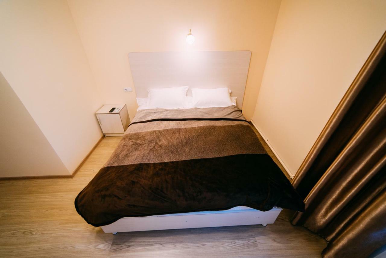 224 Hotell Almaty Eksteriør bilde